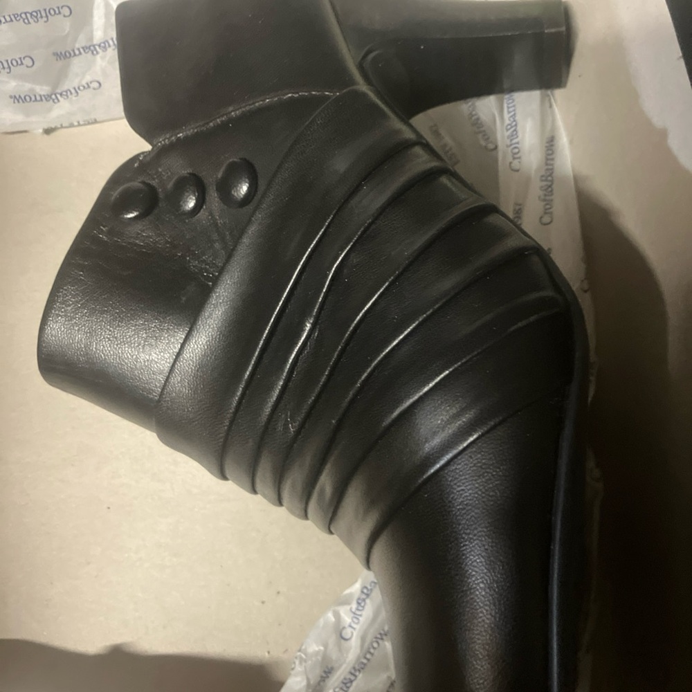 Nurture by Lamaze Black Ankle Boots with Chunky Design